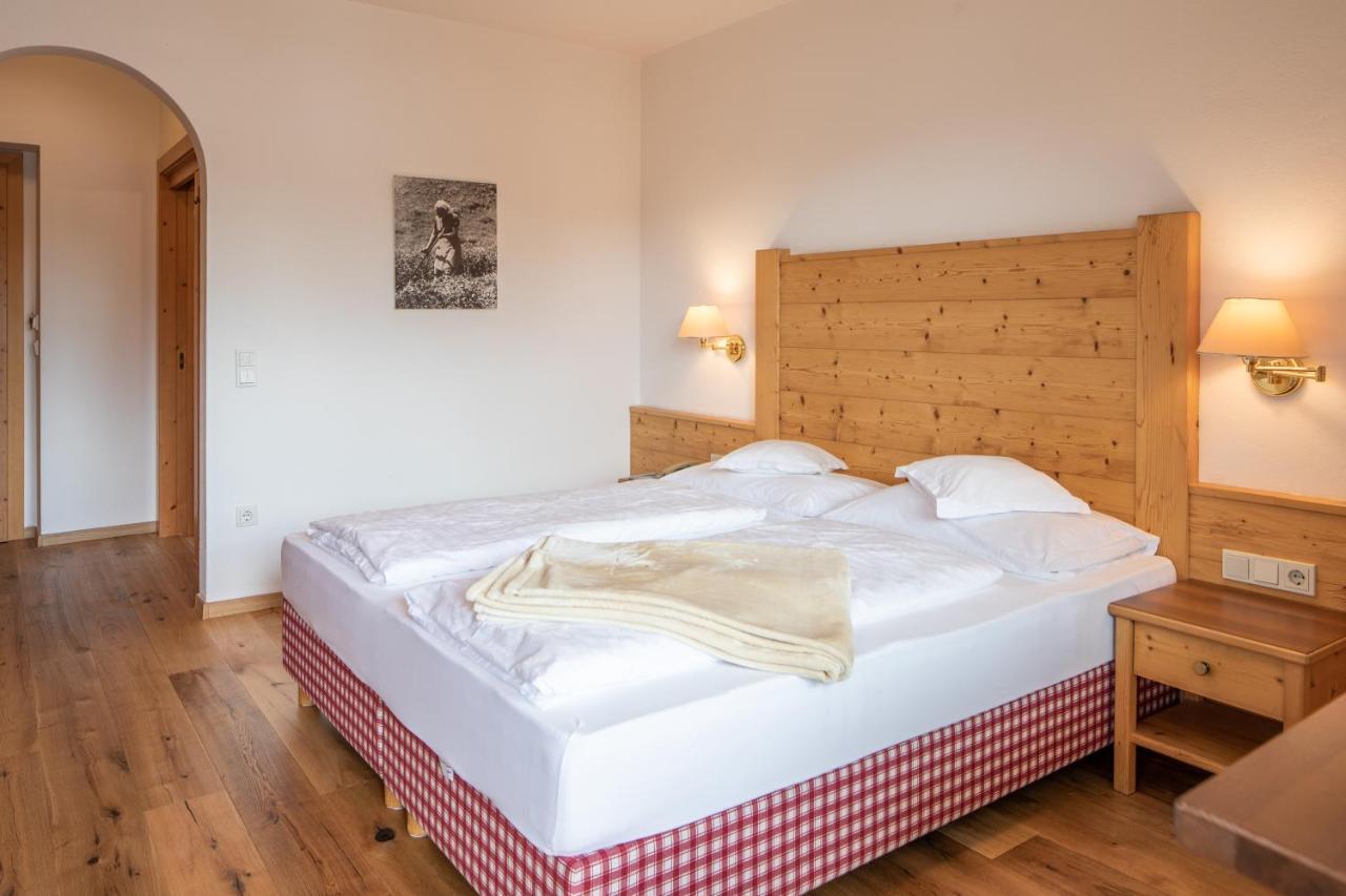 Hotel Falken Pfalzen Buitenkant foto