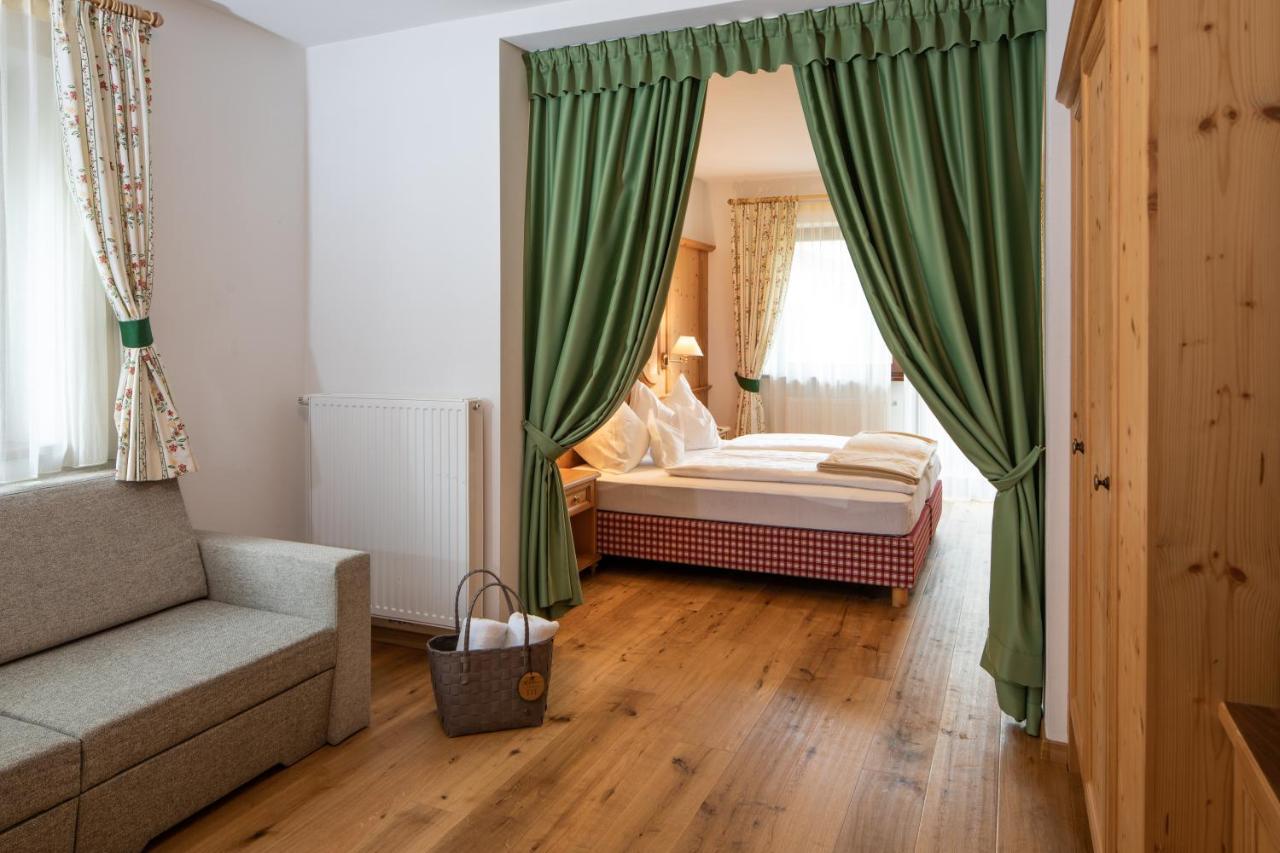 Hotel Falken Pfalzen Buitenkant foto