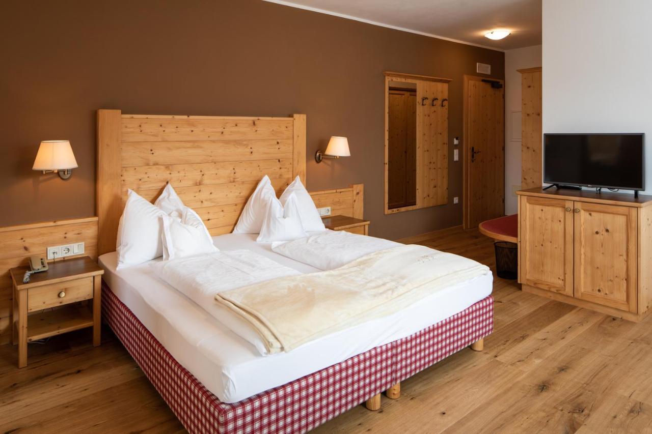 Hotel Falken Pfalzen Buitenkant foto